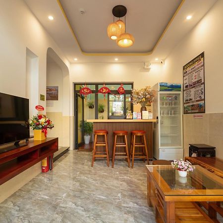 Quyen'S House Homestay Хойан Экстерьер фото
