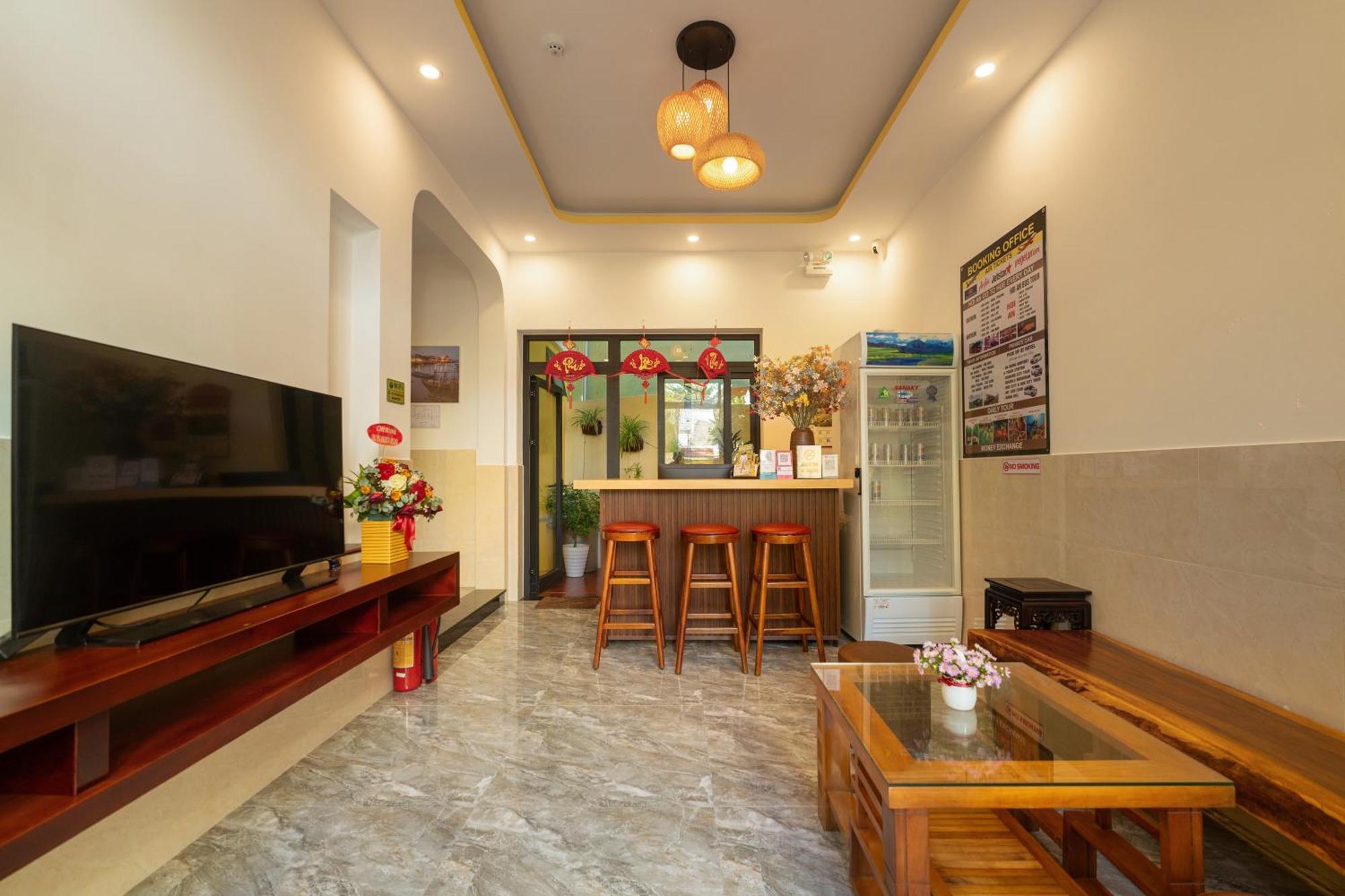 Quyen'S House Homestay Хойан Экстерьер фото
