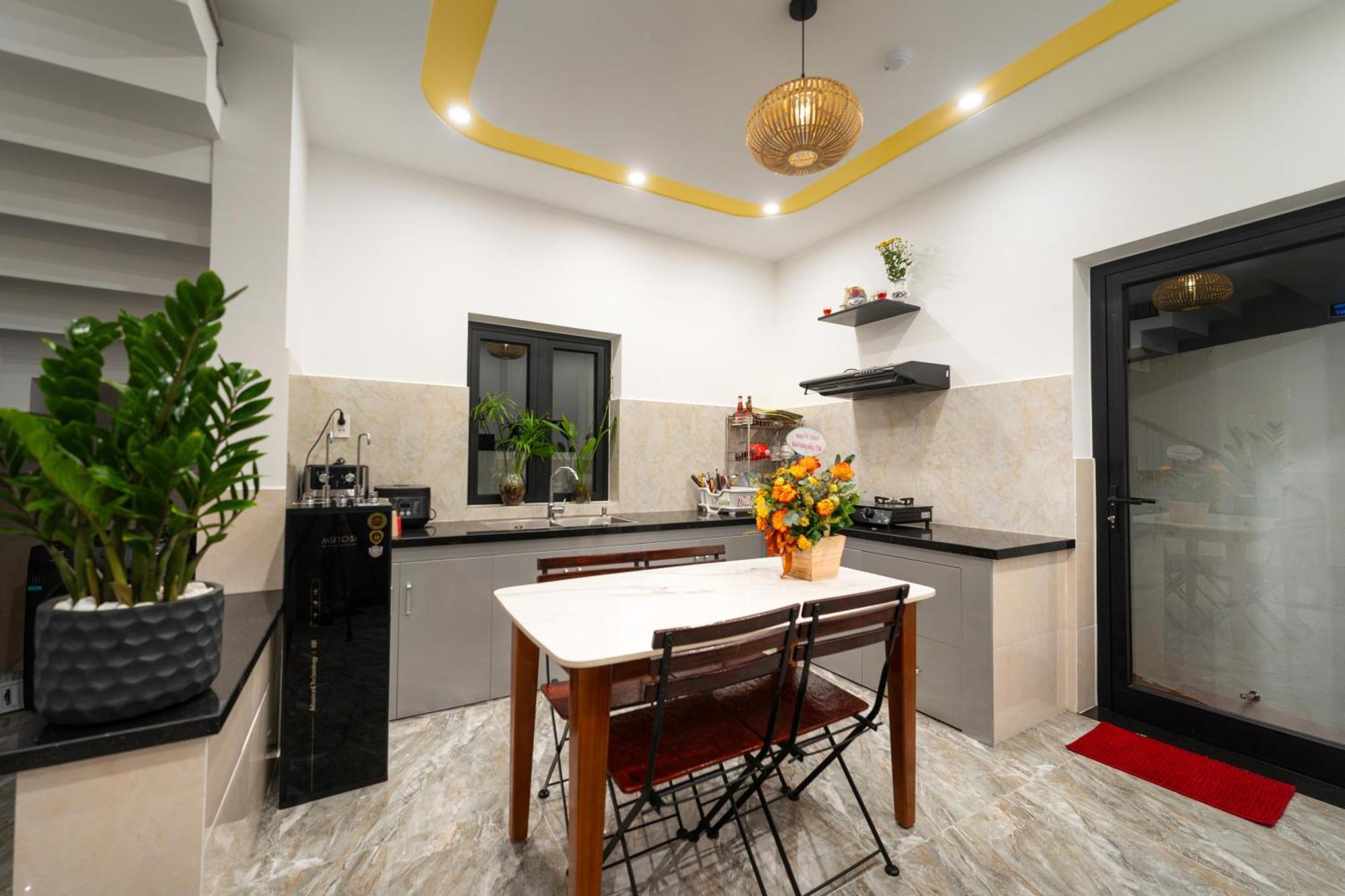 Quyen'S House Homestay Хойан Экстерьер фото